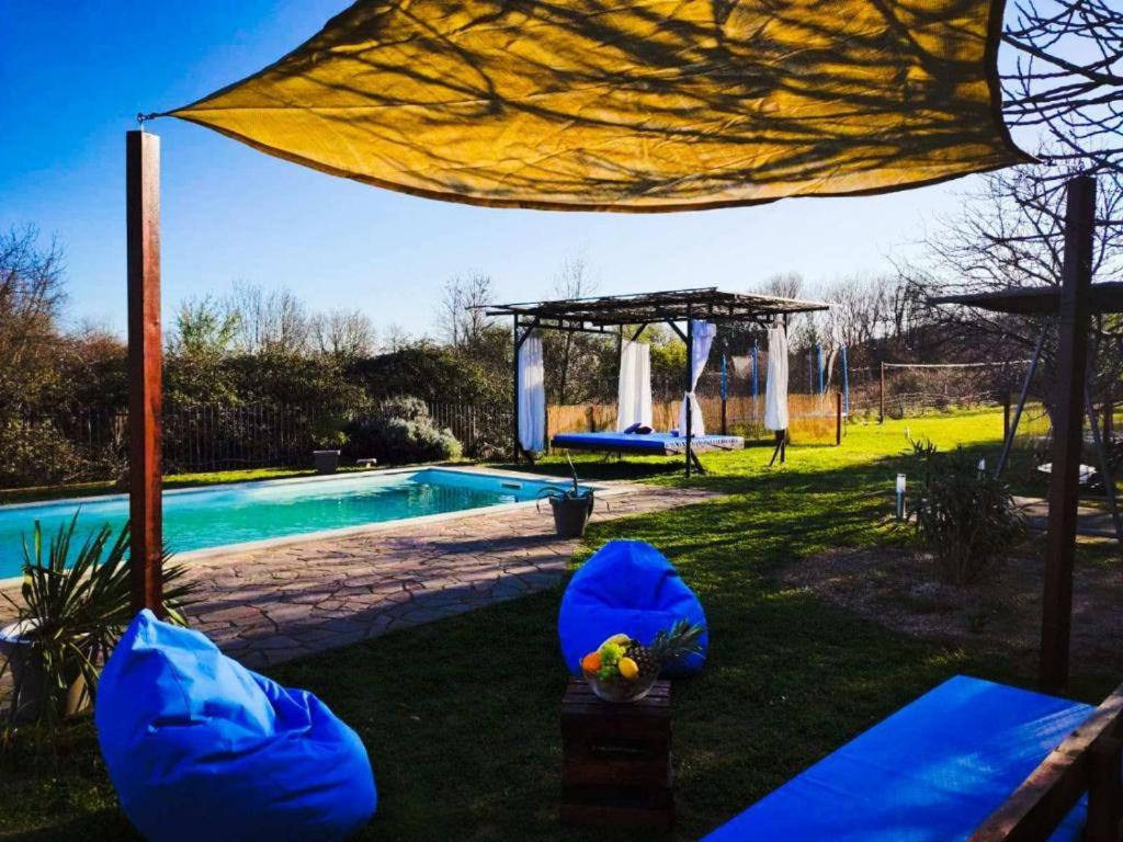 Basen w obiekcie Guest House Risika lub w pobliżu