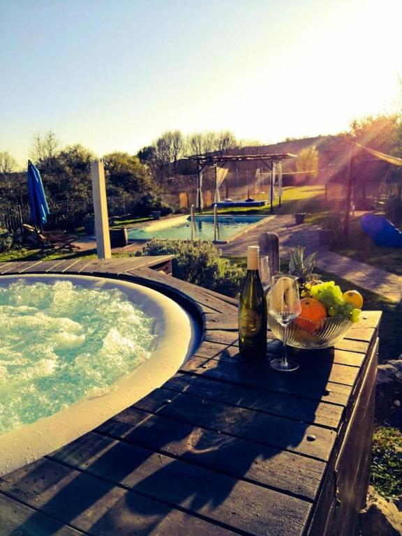 Basen w obiekcie Guest House Risika lub w pobliżu