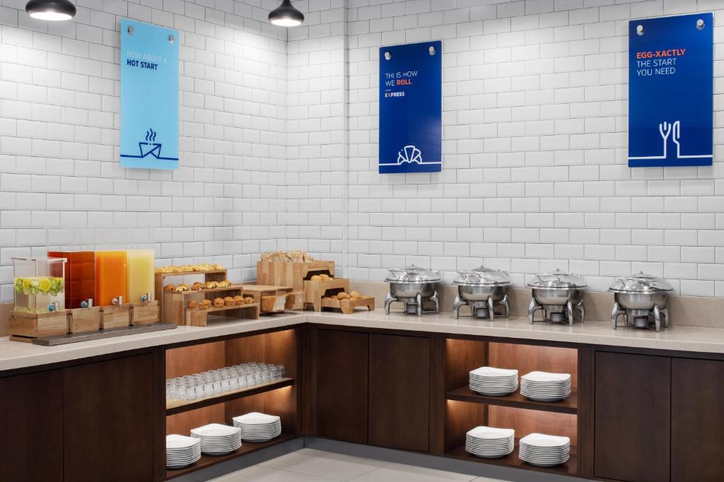 Holiday Inn Express Dubai Safa Park by IHG - Resim 41