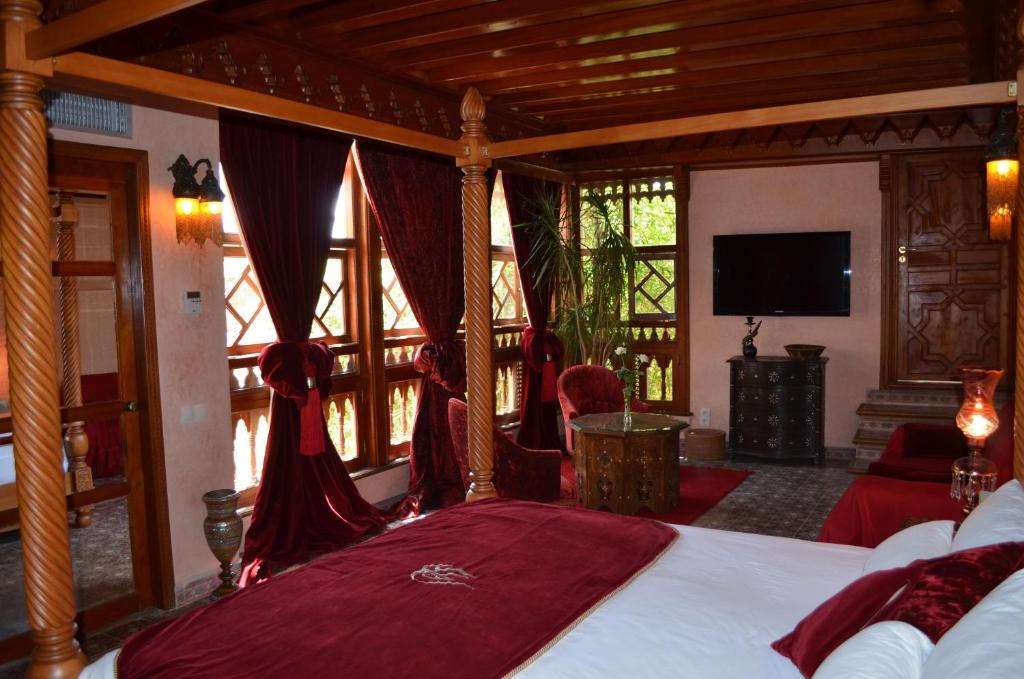 Postel nebo postele na pokoji v ubytování Riad Flam & Spa