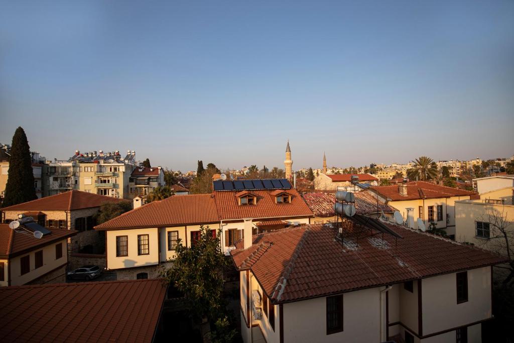 Nespecifikovaný výhled na destinaci Antalya nebo výhled na město při pohledu z hotelu