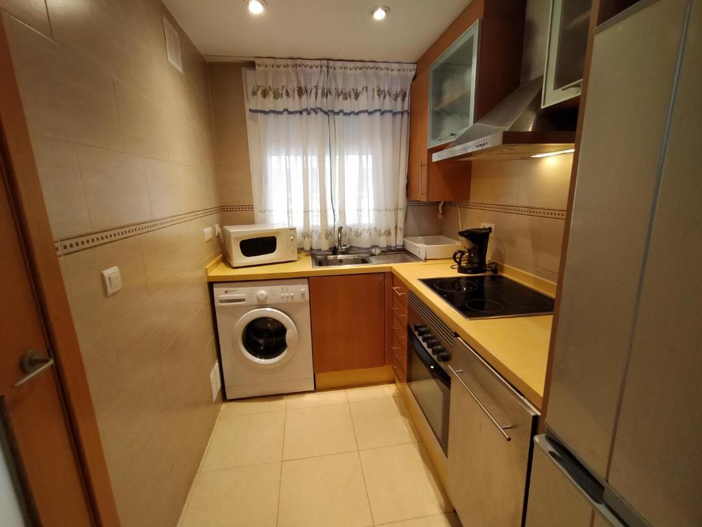Kuchyň nebo kuchyňský kout v ubytování ACV - Aguamarina-2ª Línea Planta 5 Norte
