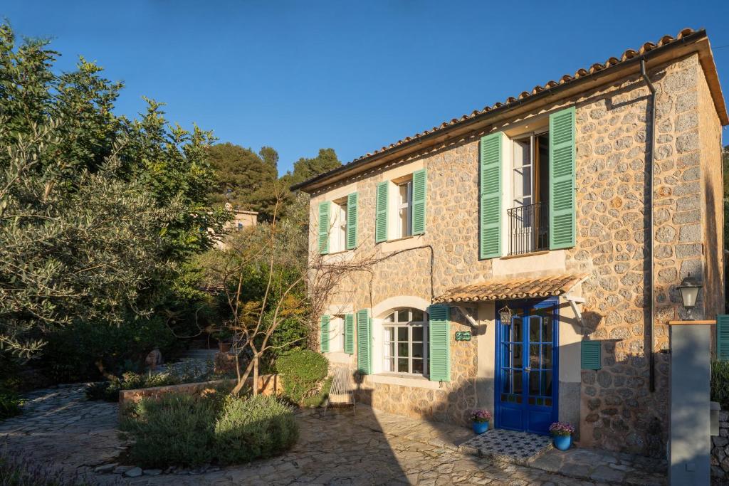 The building in which the holiday home is located