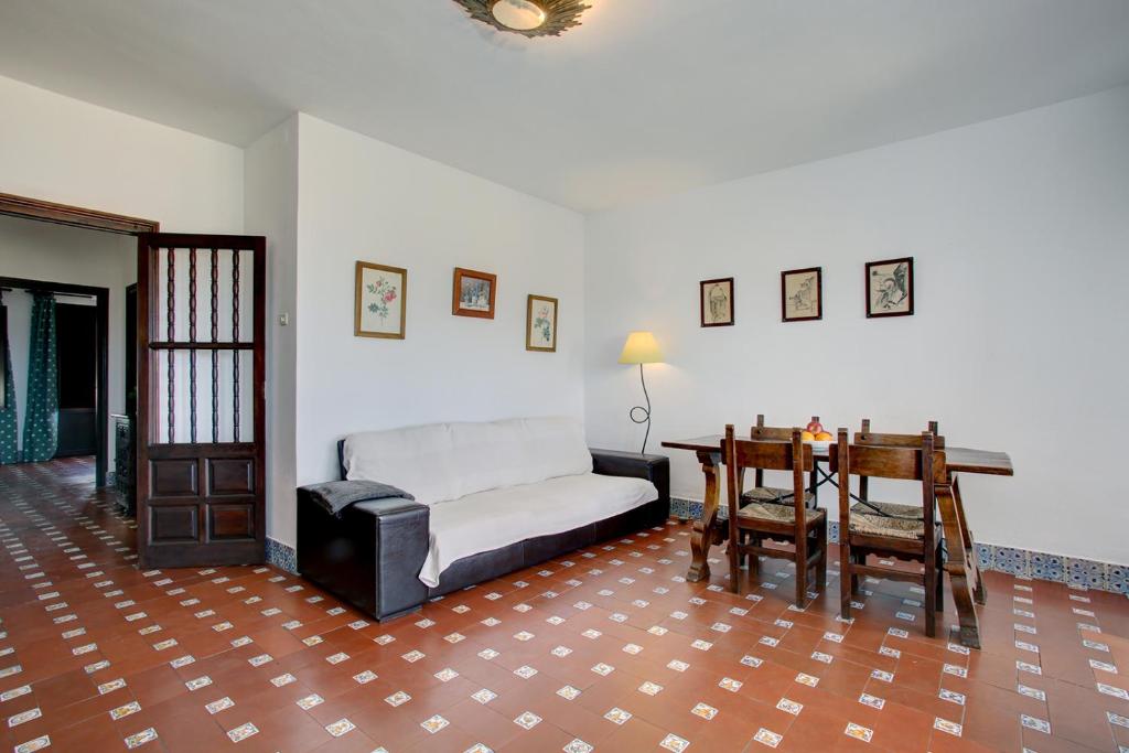 Część wypoczynkowa w obiekcie Apartamentos Terrazas del Tajo