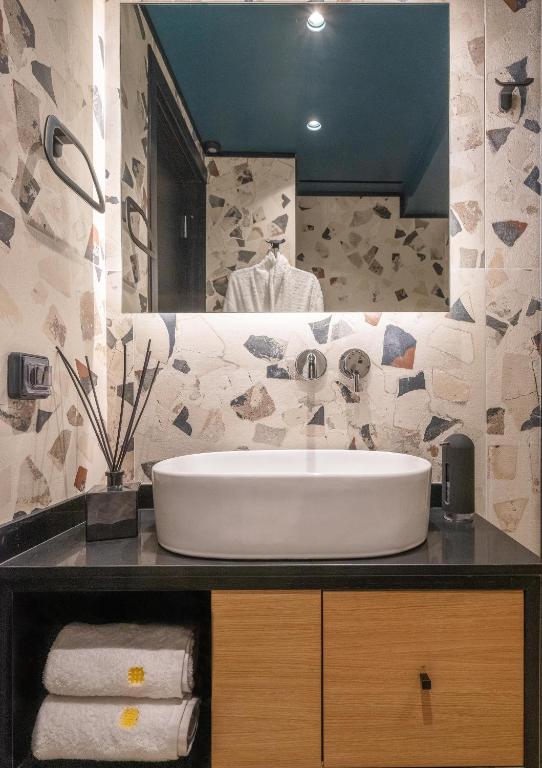 3 Pines Design Living - 7