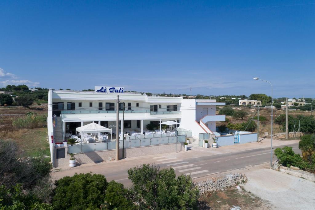 Bazén v ubytování LI PALI Hotel & Restaurant nebo v jeho okolí