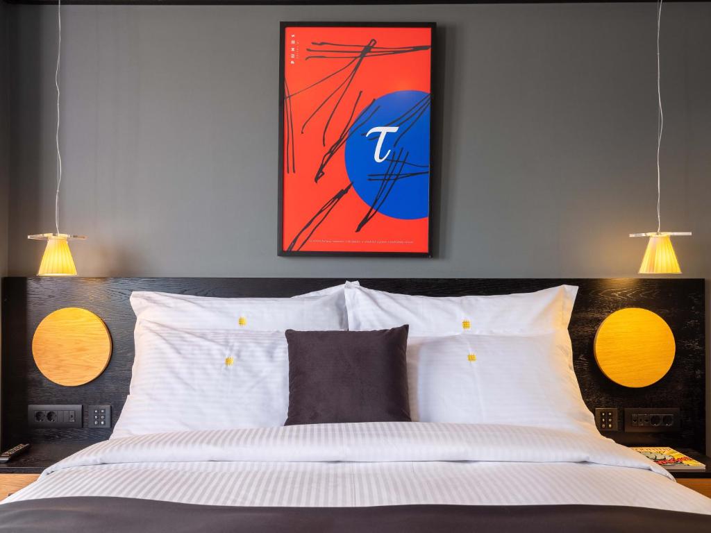 3 Pines Design Living - 18