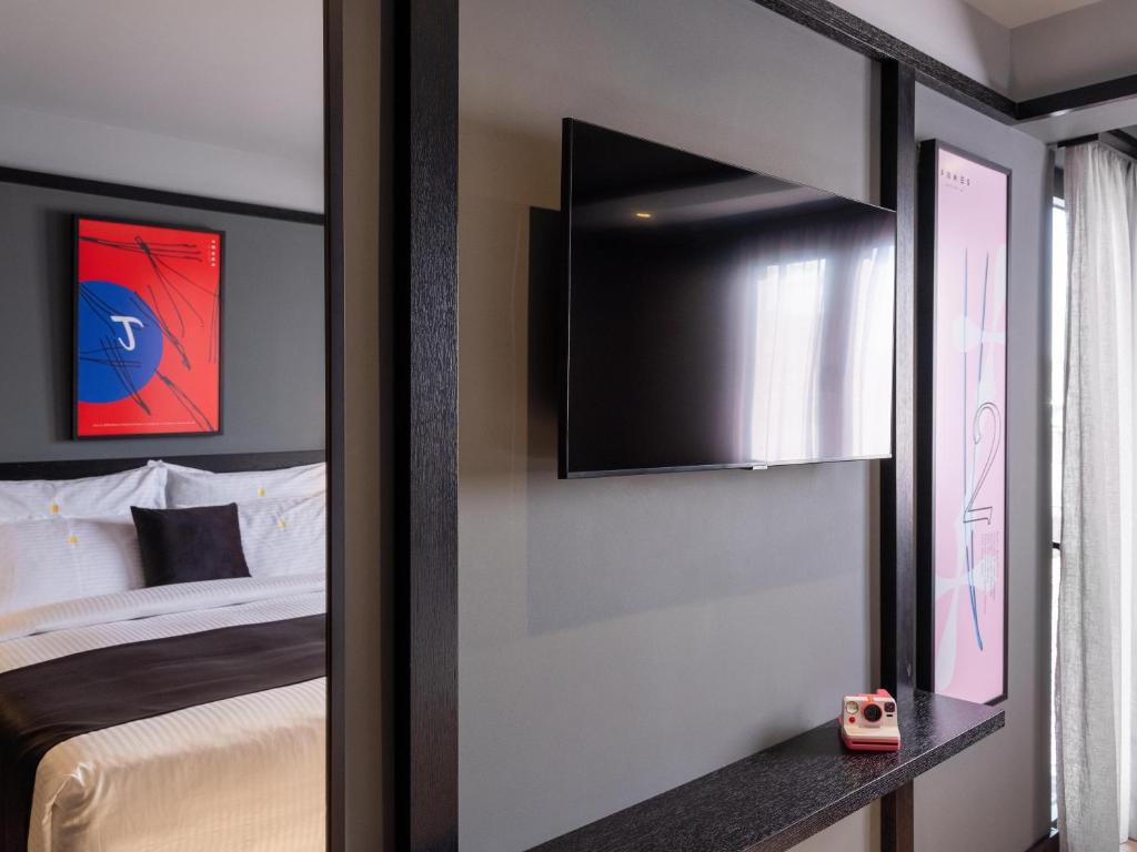 3 Pines Design Living - 13