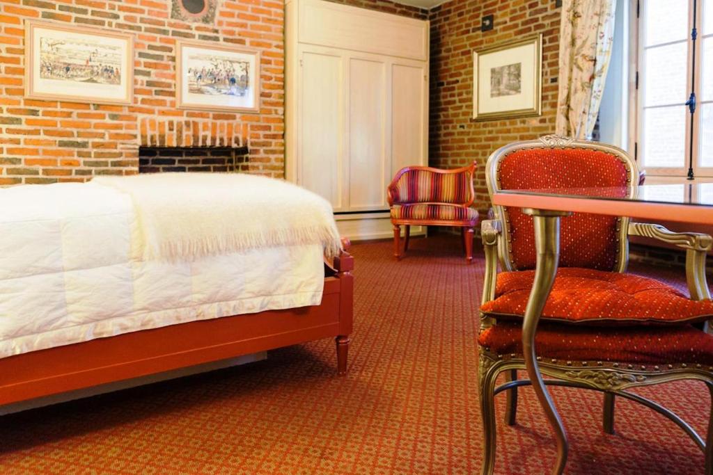 Auberge Place d'Armes - Par Aneyro - Resim 27