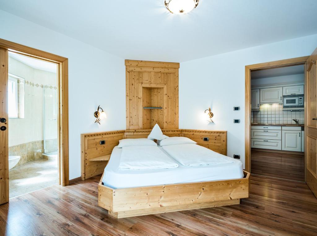 Garni Hotel and Apartments Wildbach - Two-Bedroom Apartment With Balcony
