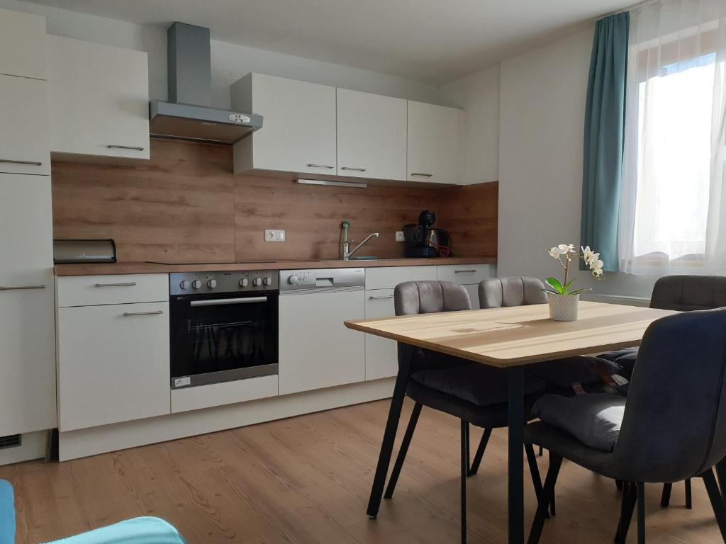Kuchyň nebo kuchyňský kout v ubytování Ferienwohnung Suppan