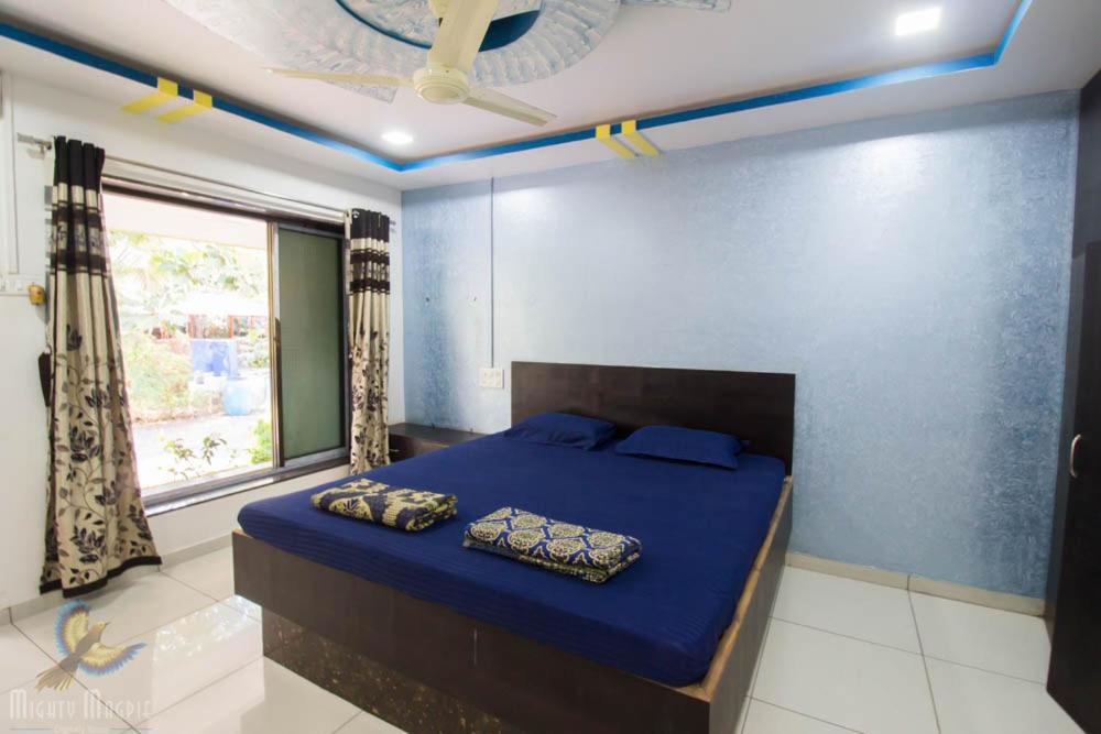 GURUGANESH HOMESTAY - Deluxe King Room