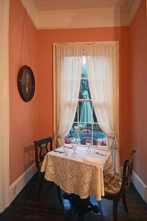 Foto dalla galleria di 1872 Denham Inn a Monticello
