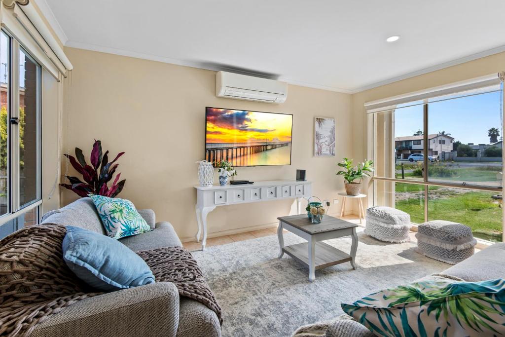 Holiday home Dromana 3Bed Getaway, Walk to Beach and Shops, Australia