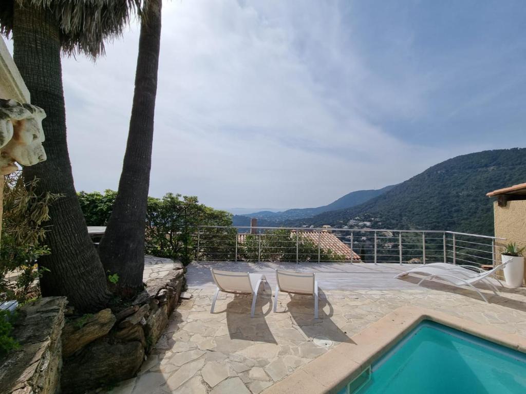 Mountain Beach Villa with panorama view & private pool & sun terrasse