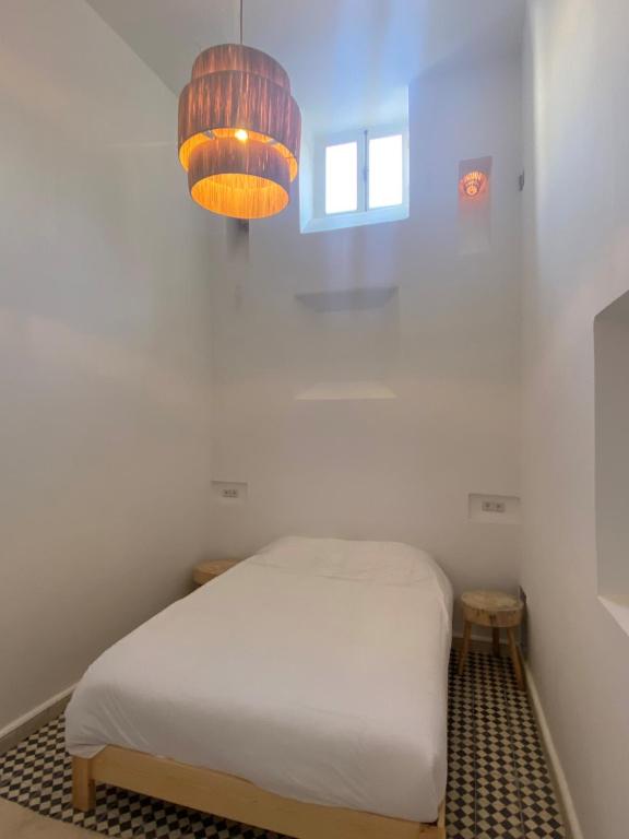 Hostel La Smala - Habitación Doble Con Baño Compartido