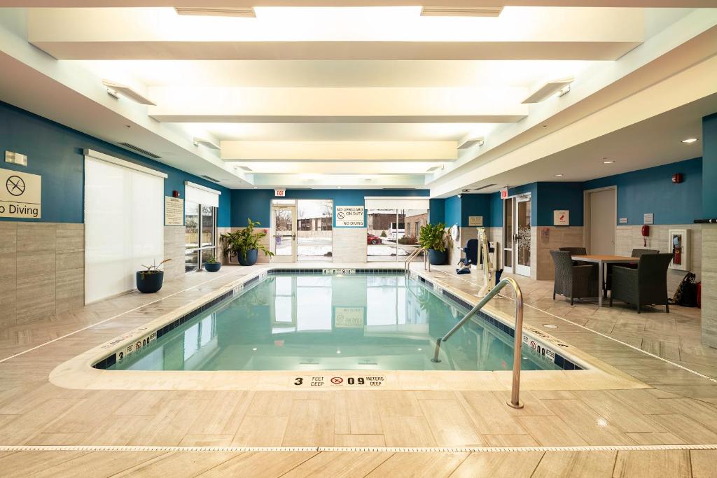 Bazén v ubytování Hampton Inn Buffalo - Amherst nebo v jeho okolí