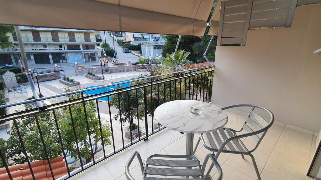 Balkón nebo terasa v ubytování ZAKROS HOTEL