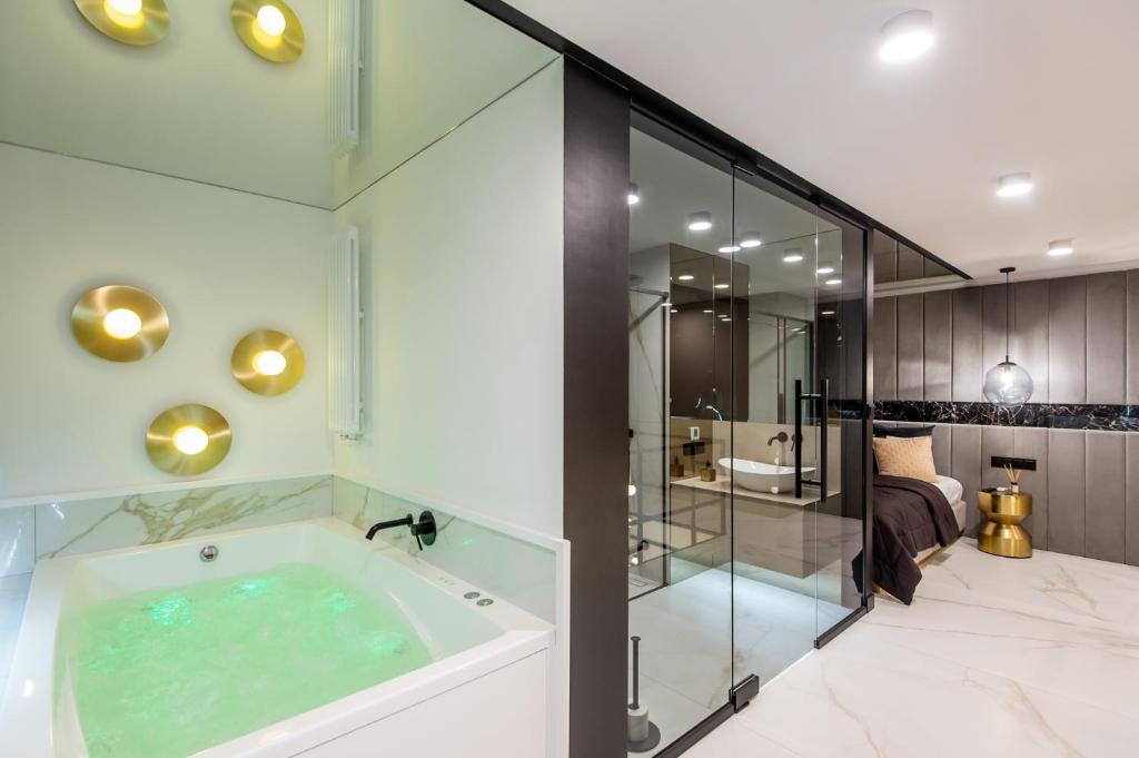 Kúpeľňa v ubytovaní Super-Apartamenty VIP Jacuzzi II