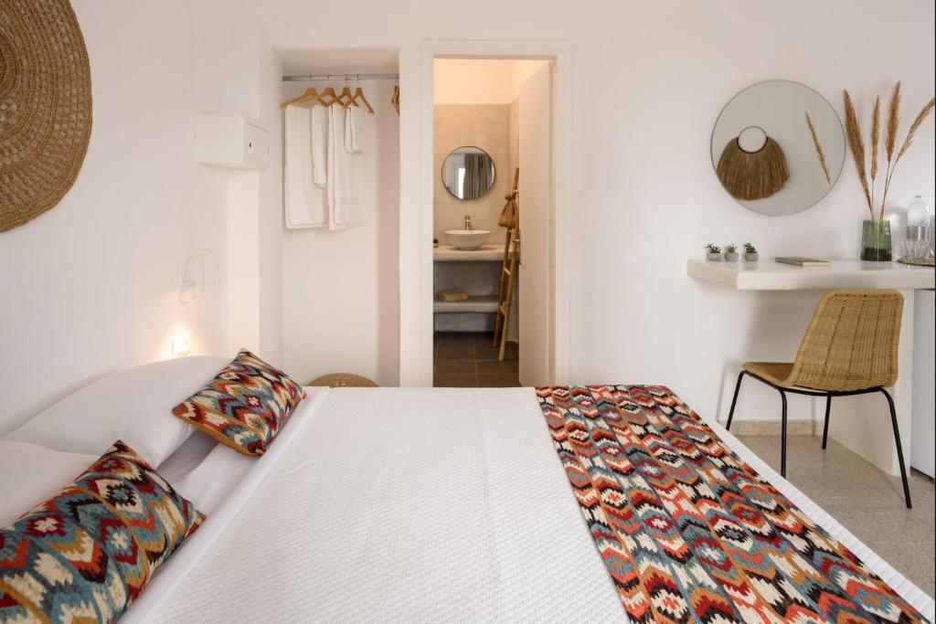 Cal Day Rooms Santorini - 18