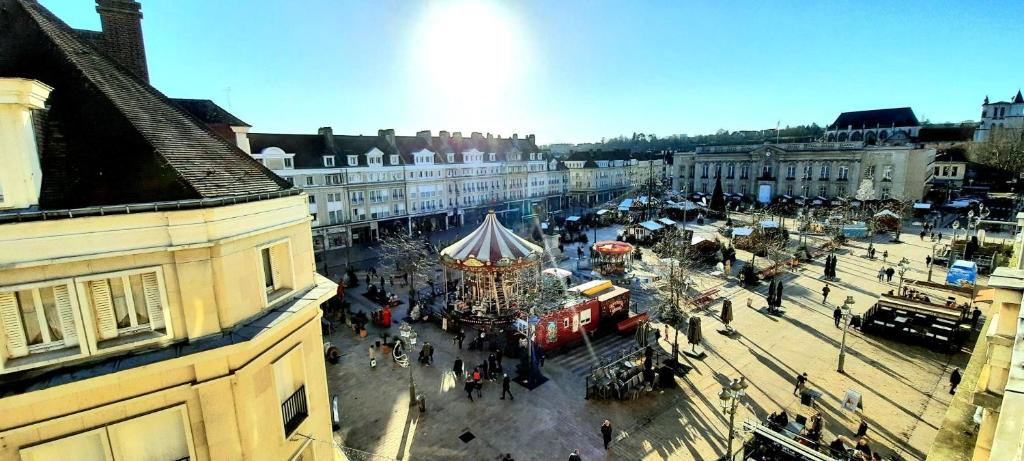 F2 avec sauna, vue d'exception place de la mairie - Apartamento De Una Habitación