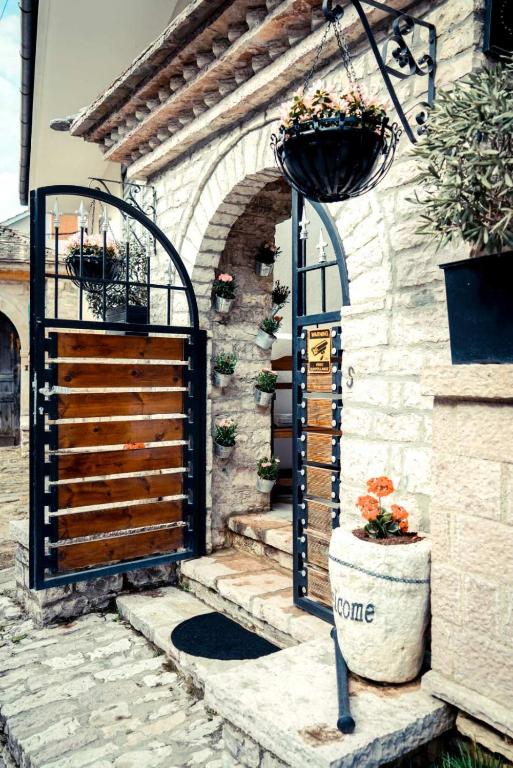 Fotografie z fotogalerie ubytování Hotel Domino v destinaci Gjirokastër
