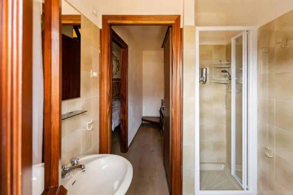 Kúpeľňa v ubytovaní CASA CON TERRAZZI - 6posti 2stanze 2bagni - LAKEHOLIDAY IT