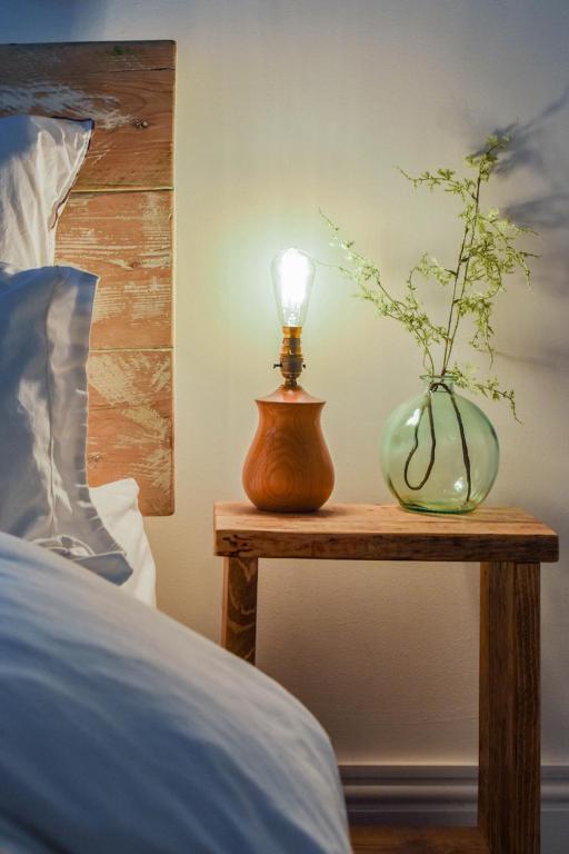 Suitetrails - The Malthouse - Naturally styled central apartment