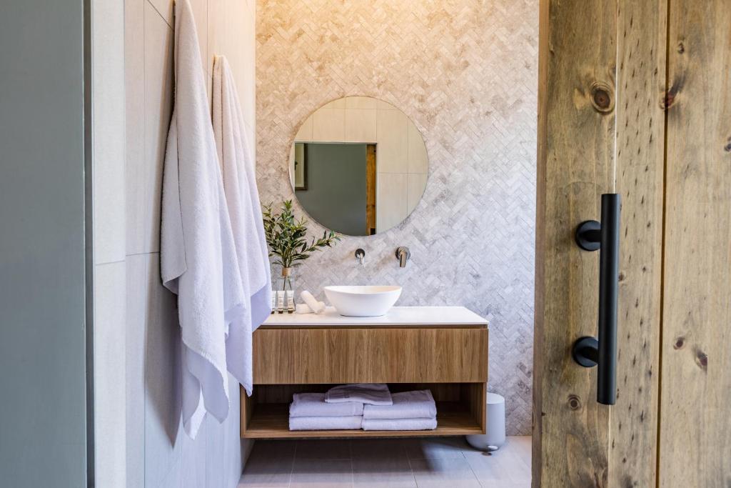 Ein Badezimmer in der Unterkunft Camden Valley Inn