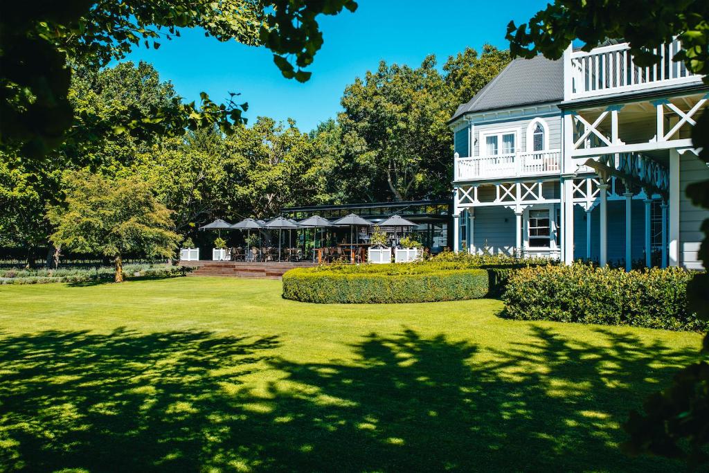 The Marlborough - Resim 26