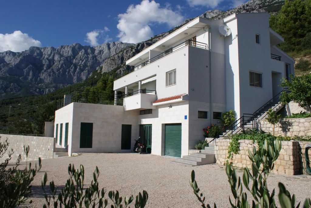 Nespecifikovaný výhled na hory nebo výhled na hory při pohledu z apartmánu