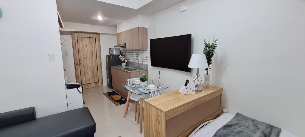 Inspiria Condo Units beside Abreeza Mall Davao - Estudio Con Balcón