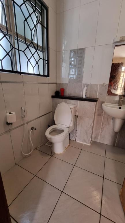 Evergreen House - 150Metre Walk To City Mall Nyali - Deluxe Double Room с балконом