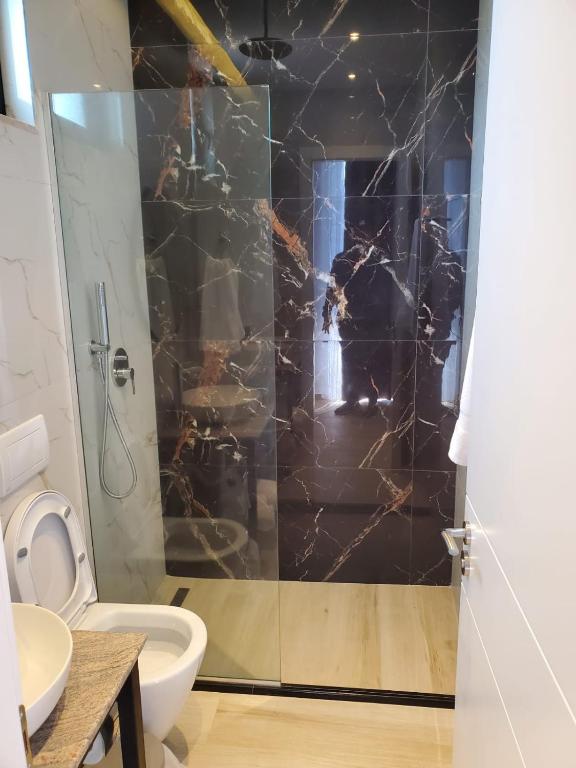 Koupelna v ubytování GL Hotel Ksamil
