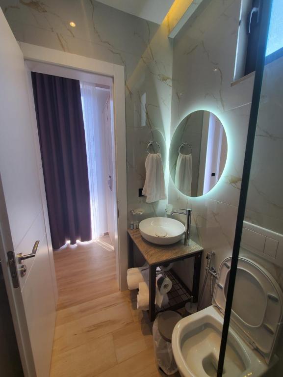 Koupelna v ubytování GL Hotel Ksamil