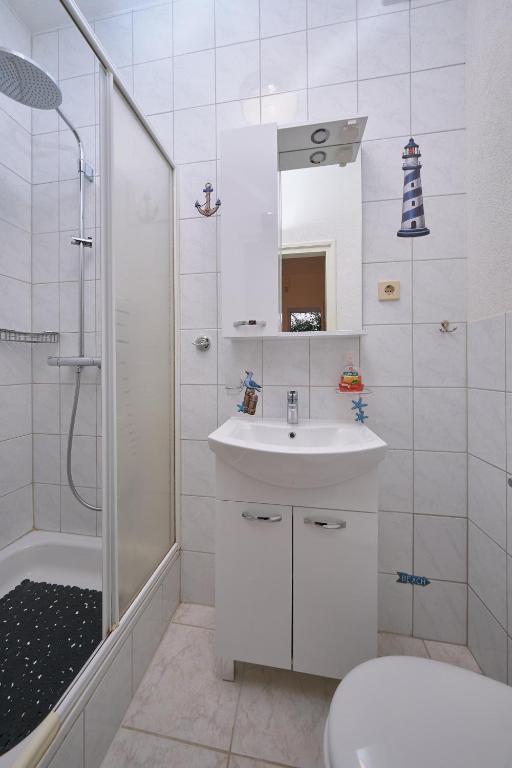 Kúpeľňa v ubytovaní M Entire floor in a spacious house with pool
