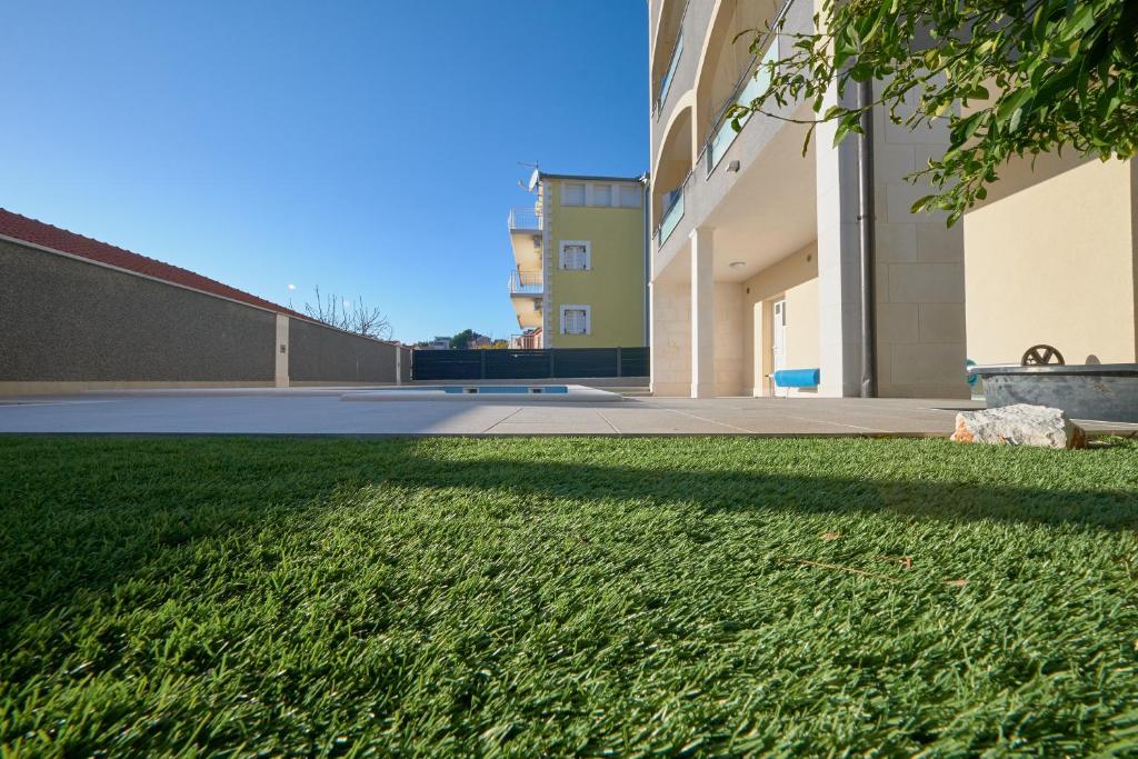 Budova, v ktorej sa apartmán nachádza