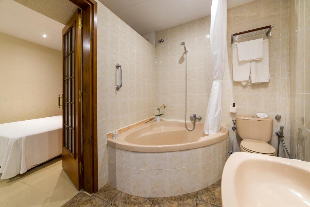 Hotel Capri, Tossa de Mar – Precios actualizados 2023