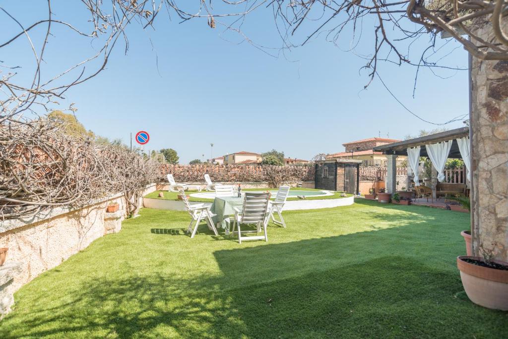 A garden outside Villa Marisa