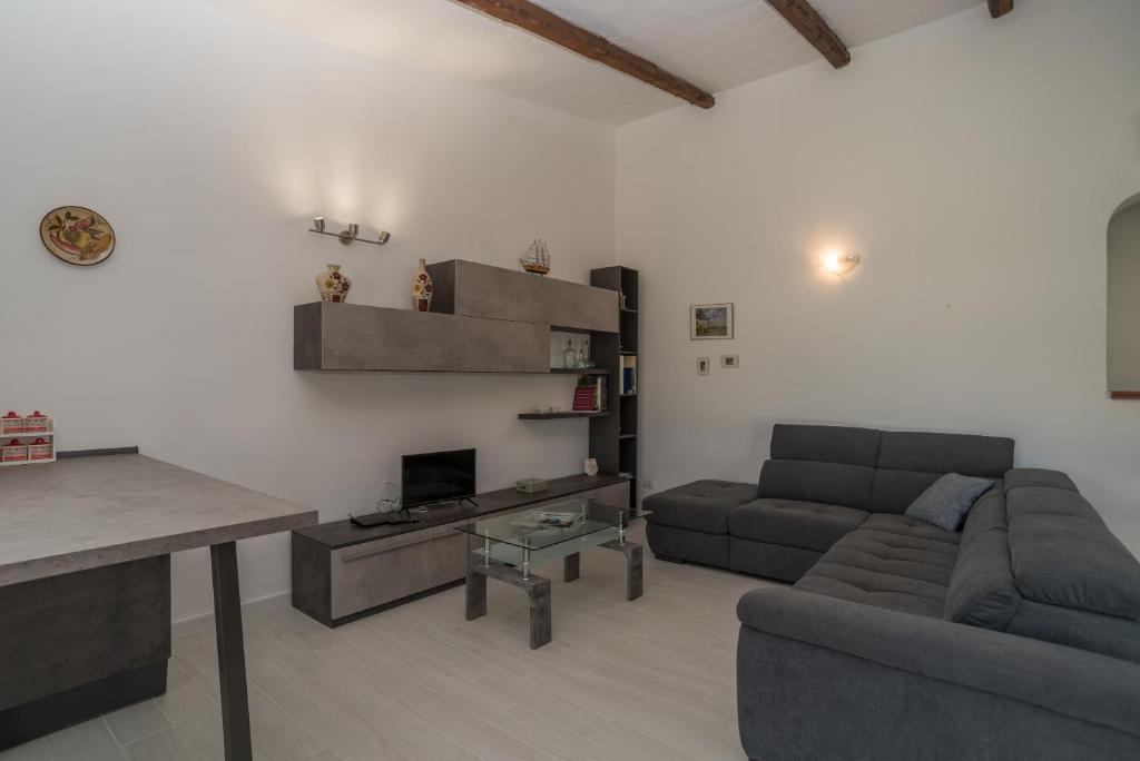 A seating area at Villa Marisa