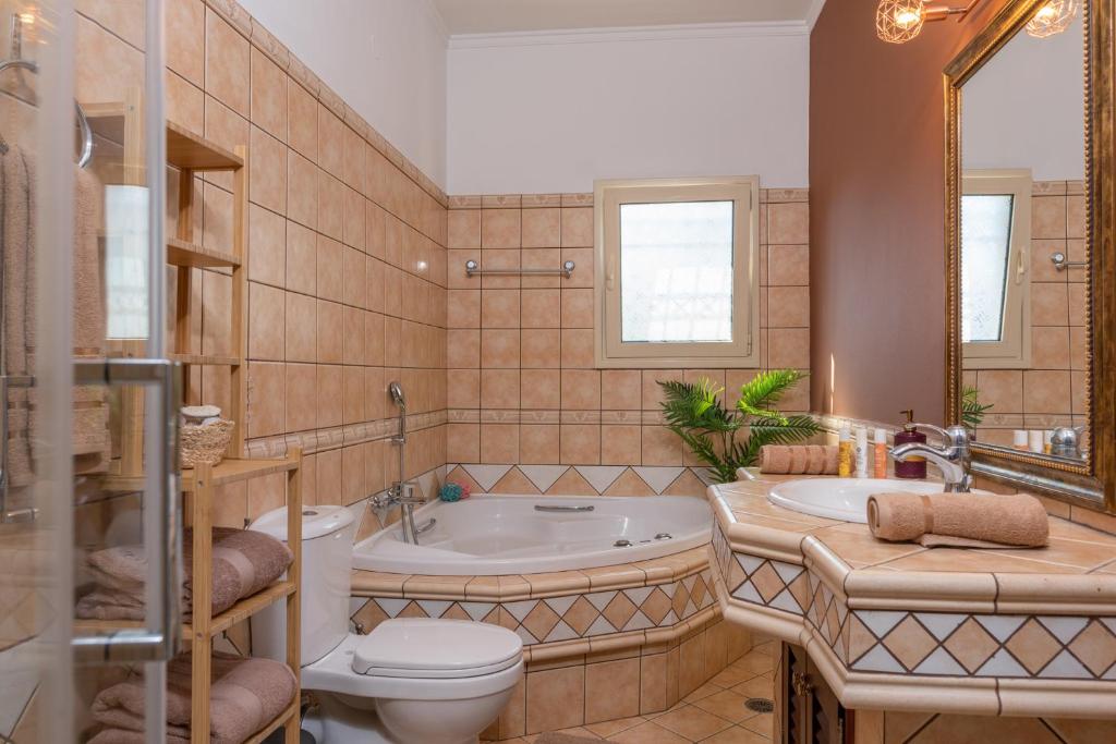 Kúpeľňa v ubytovaní Riverside City Villa Corfu