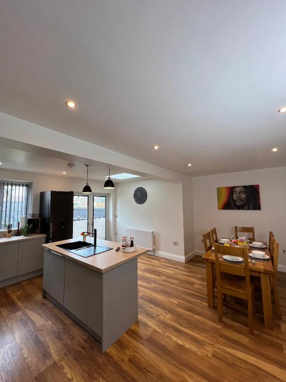 The Wootton House, Doncaster (updated prices 2024)