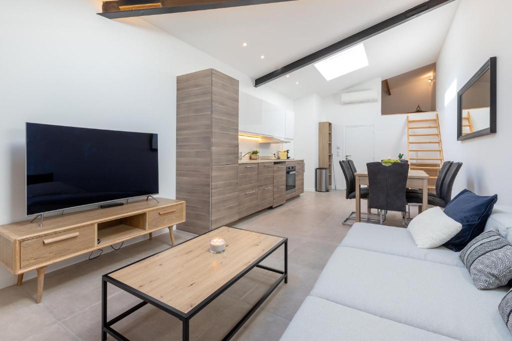 Residence Meynadier - apartments - New - AC - Wifi - Close Beach and Palais - LRA Cannes - Two-Bedroom Apartment And One-bedroom In Mezzanine