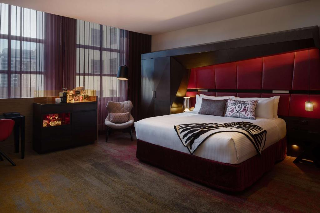 QT Sydney - Resim 16