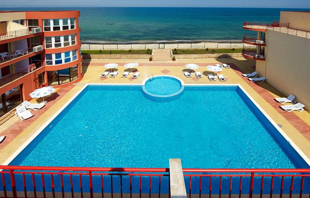 The swimming pool at or close to Complex Relax Pomorie All Inclusive