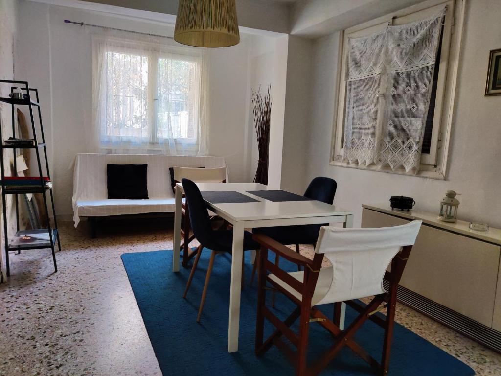 Traditional Greek house in Athens, Athens (updated prices 2024)