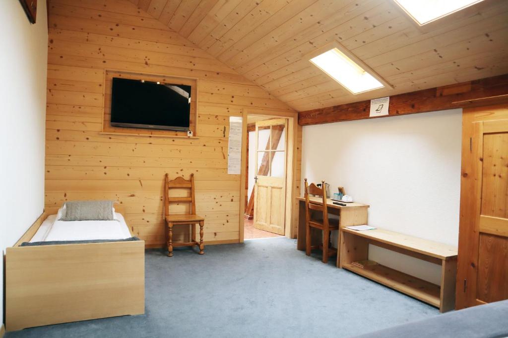 Gruyère Rooms - Budget Triple Pièce Avec Puits De Lumière