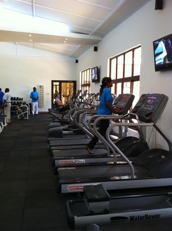 Fitness centrum a/nebo fitness zařízení v ubytování Bahari Beach Hotel