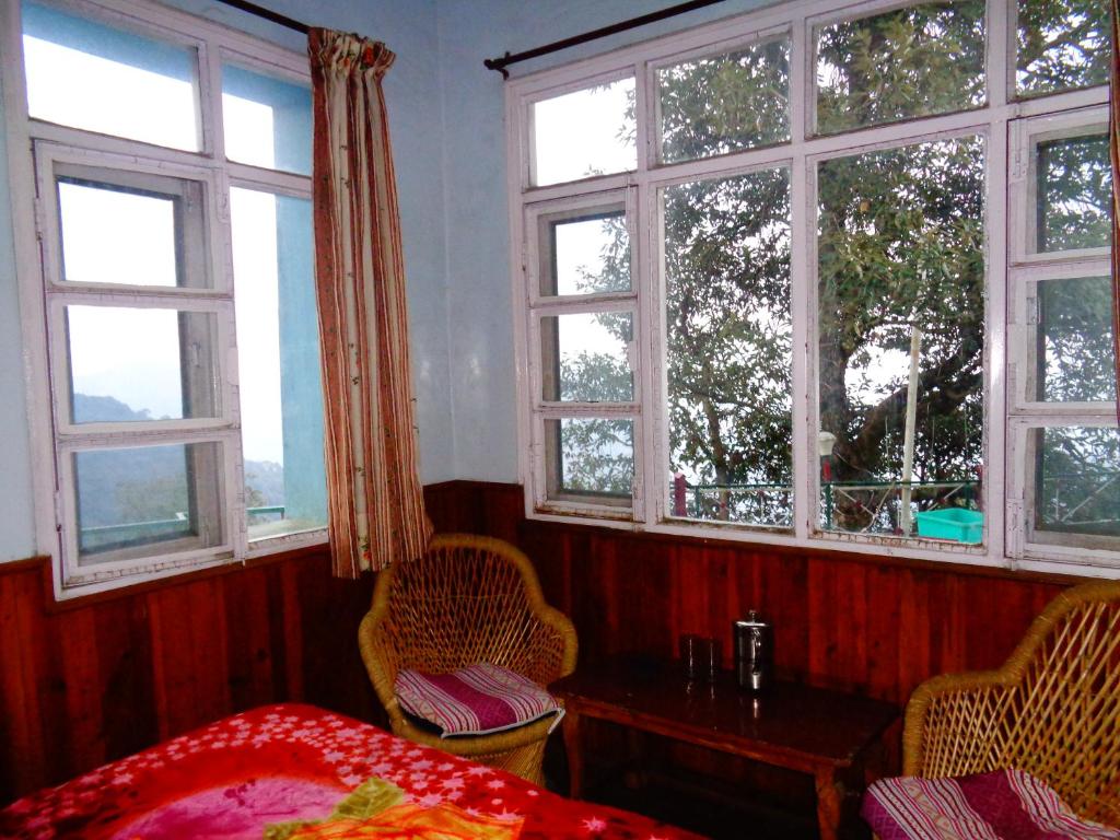 Gallery image of Deelux cottages inn in Chail