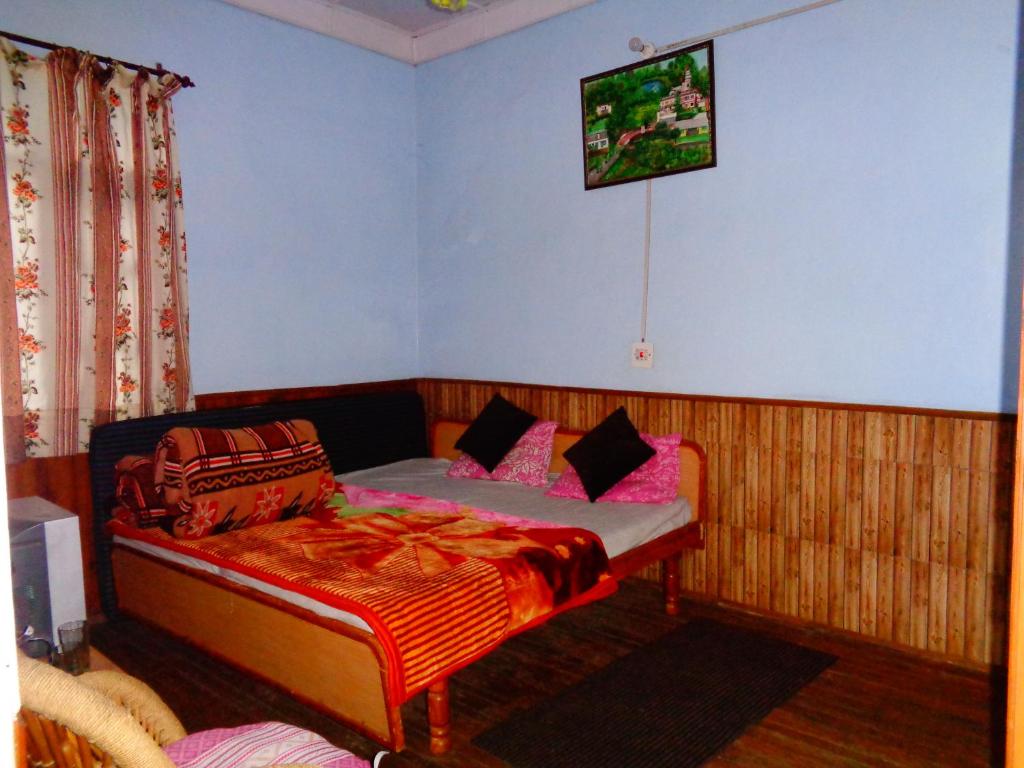 Postel nebo postele na pokoji v ubytování Deelux cottages inn
